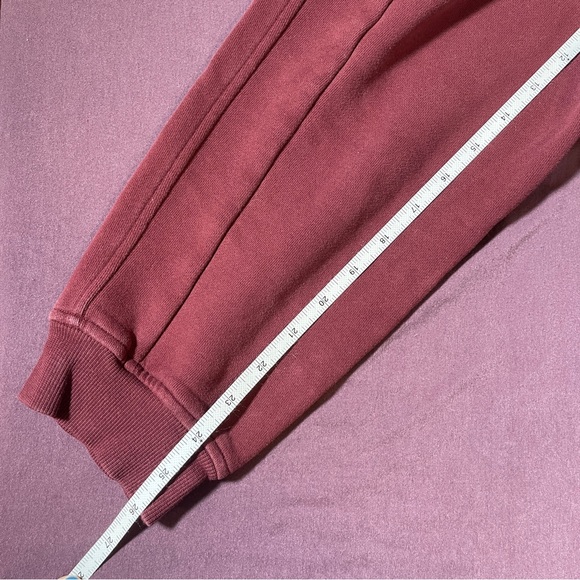 Lululemon Scuba High-Rise Jogger Sweatpants in Distressed Red - Size 6 - Picture 3 of 7